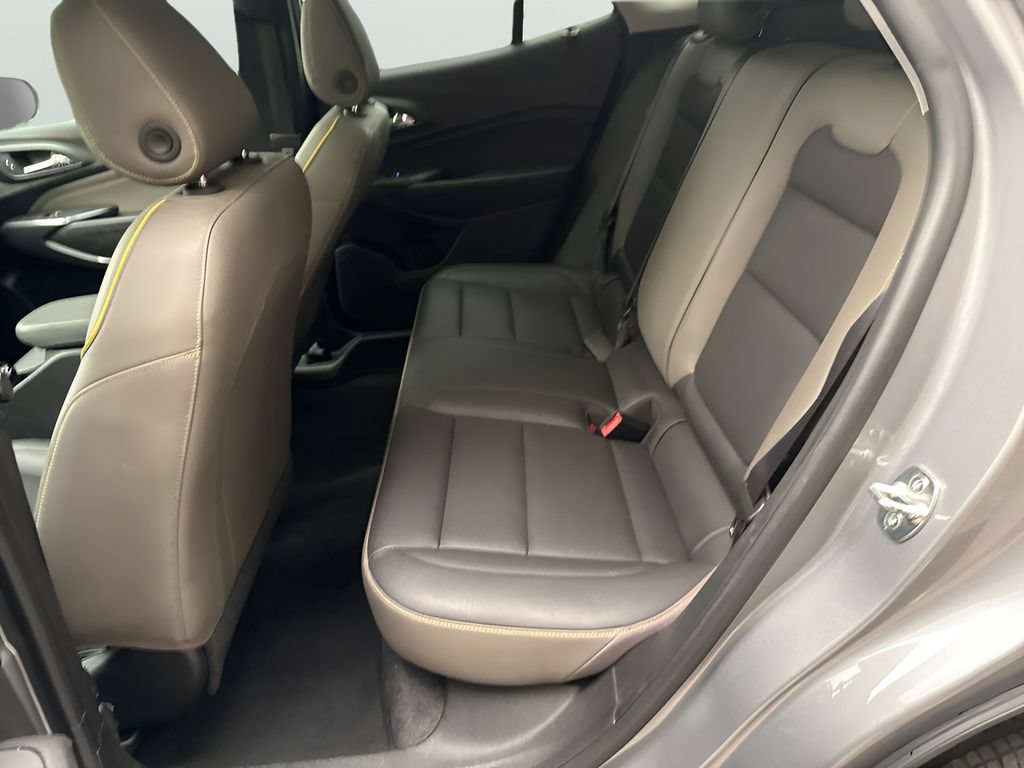 Used 2024 Chevrolet Trax ACTIV w/ Sunroof Package FWD image 9