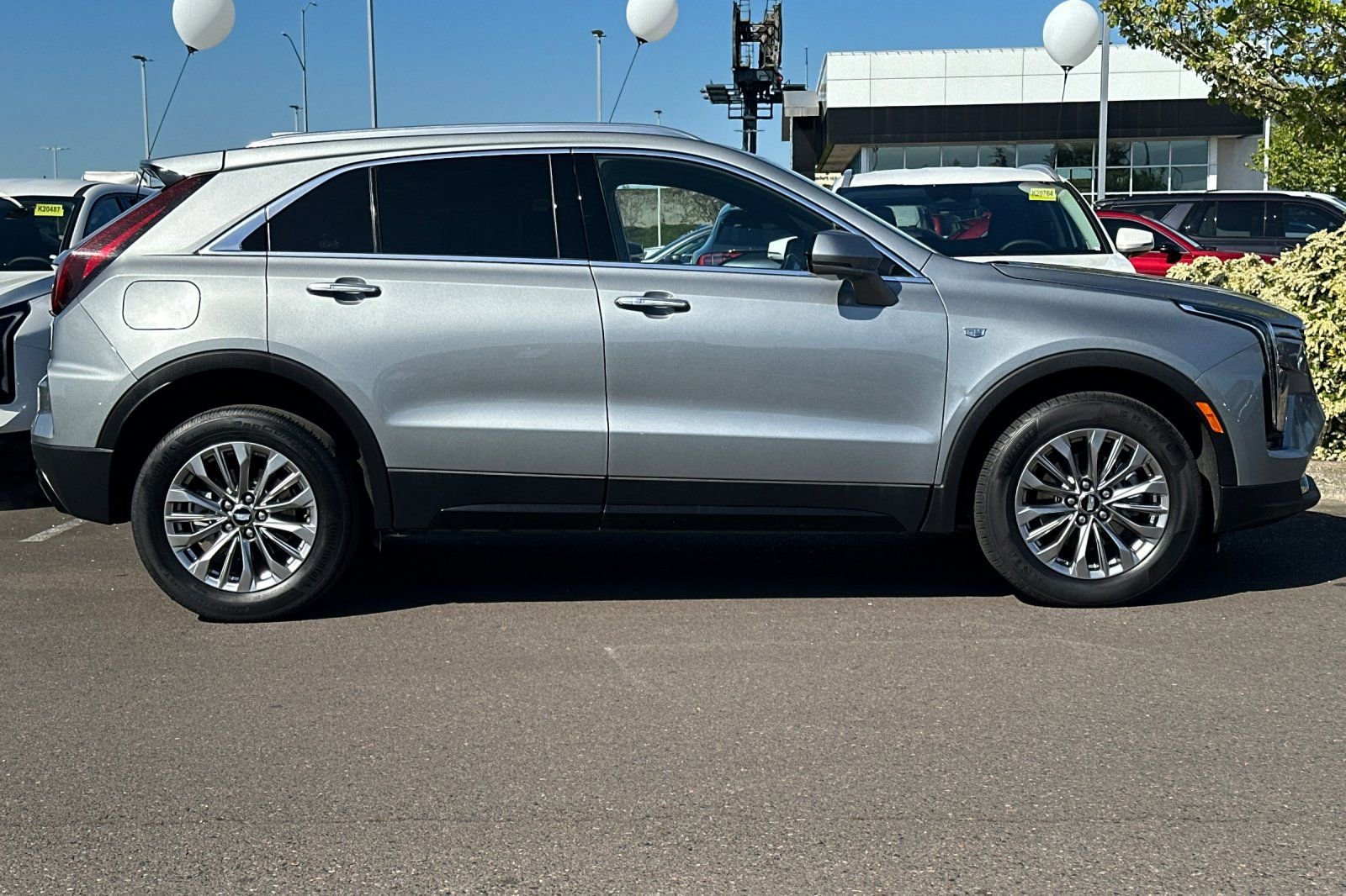 Used 2024 Cadillac XT4 Premium Luxury image 3