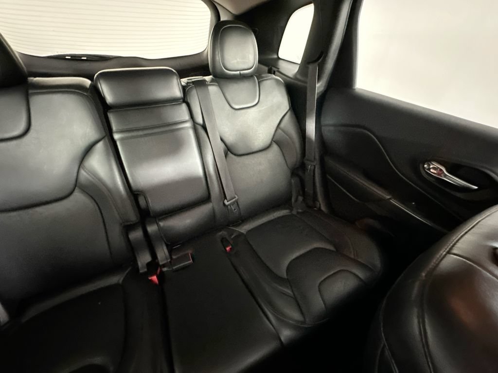 Used 2015 Jeep Cherokee Trailhawk w/ Leather Interior Group AWD/4WD image 14