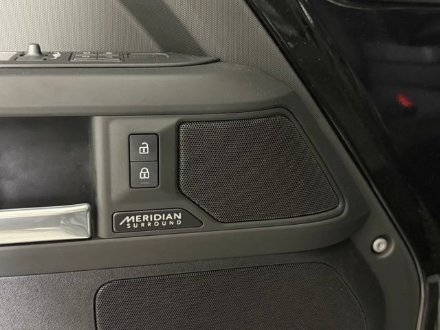 Used 2025 Land Rover Defender 130 Outbound AWD/4WD image 32