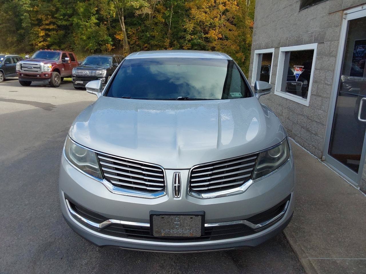 Used 2018 Lincoln MKX Select w/ Select Plus Package AWD/4WD image 9