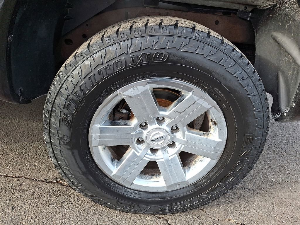 Used 2014 Nissan Titan SV w/ SV Value Truck Package image 6