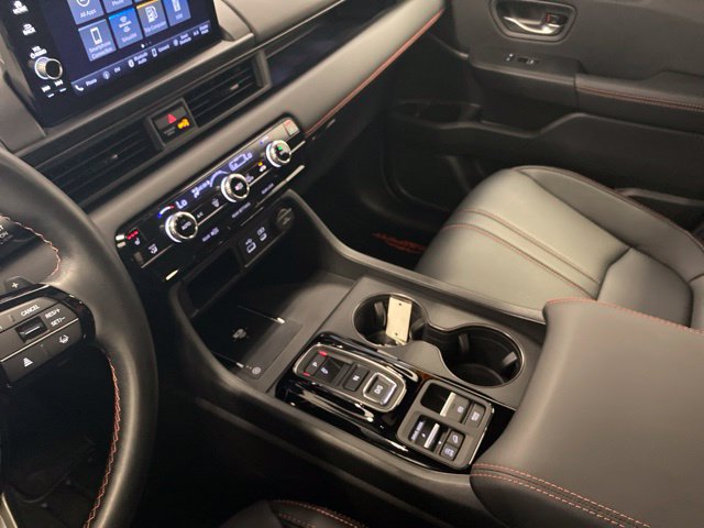 Certified 2025 Honda Pilot TrailSport image 12