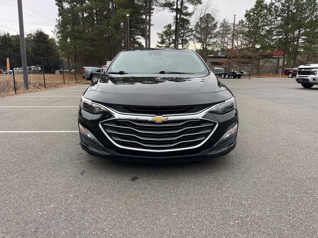 Used 2024 Chevrolet Malibu LT image 3