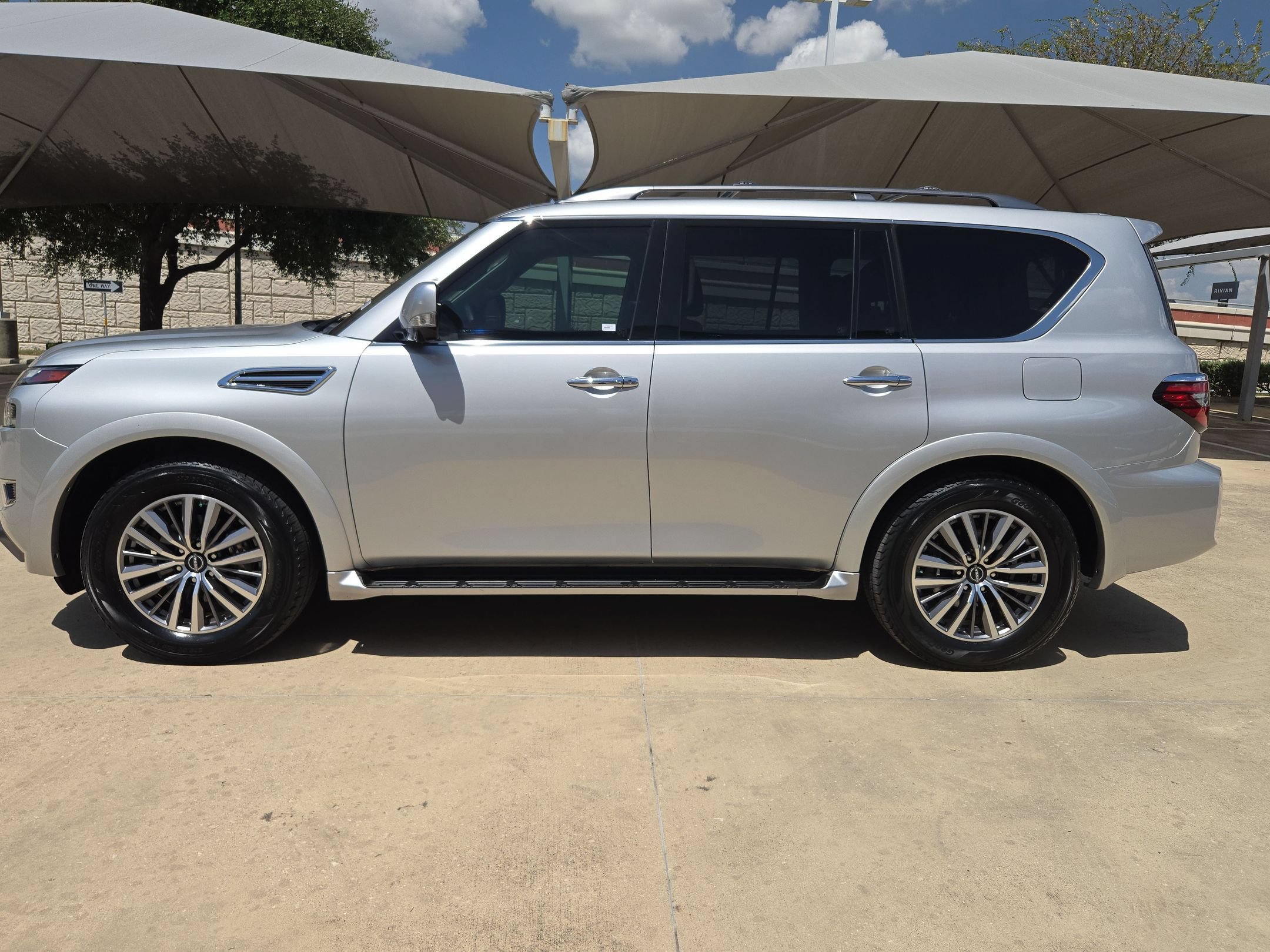 Used 2023 Nissan Armada SL w/ Cargo Package RWD image 6