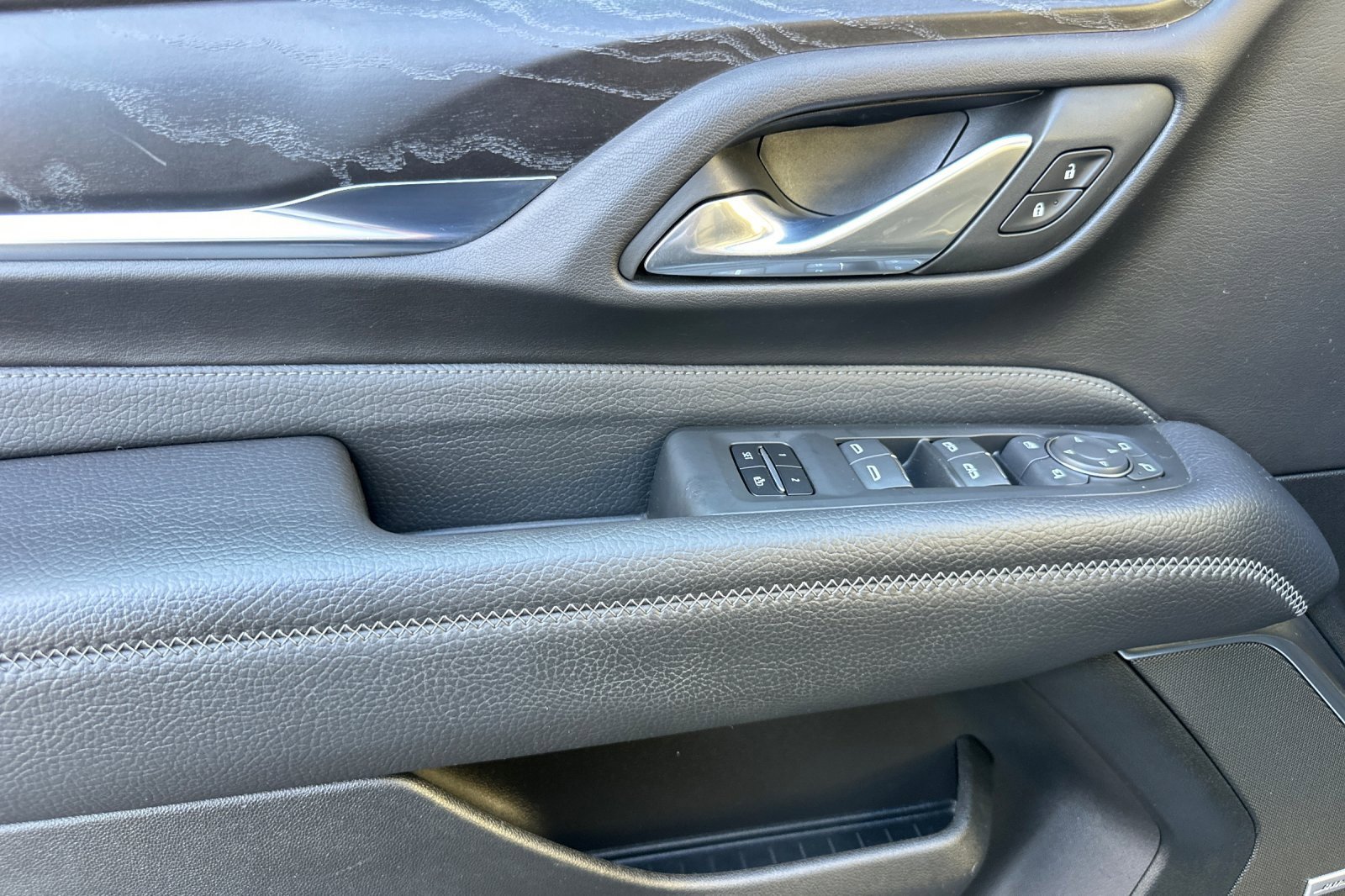 Used 2021 GMC Yukon XL Denali w/ LPO, Illumination Package image 10