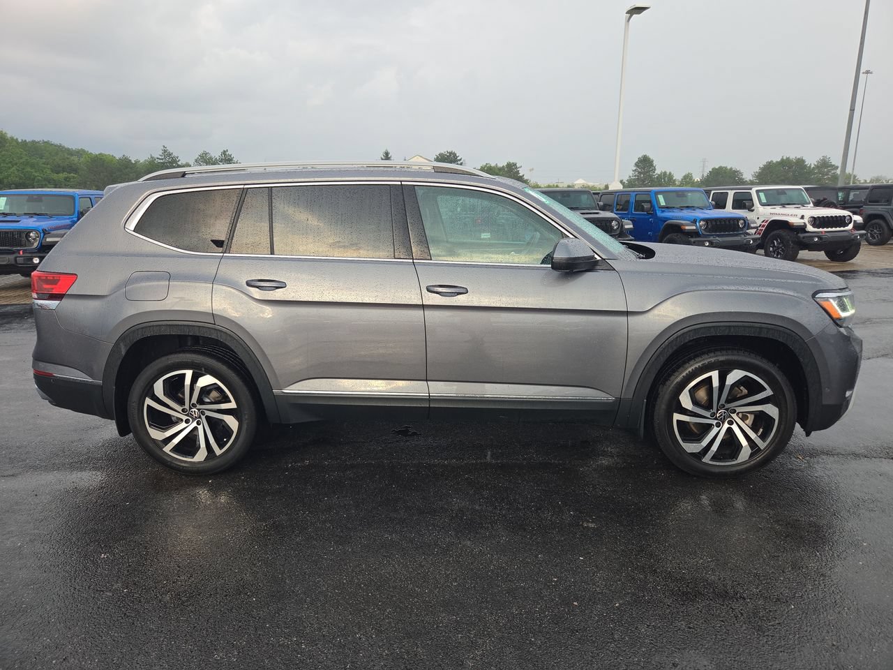 Used 2021 Volkswagen Atlas SEL Premium AWD/4WD image 8