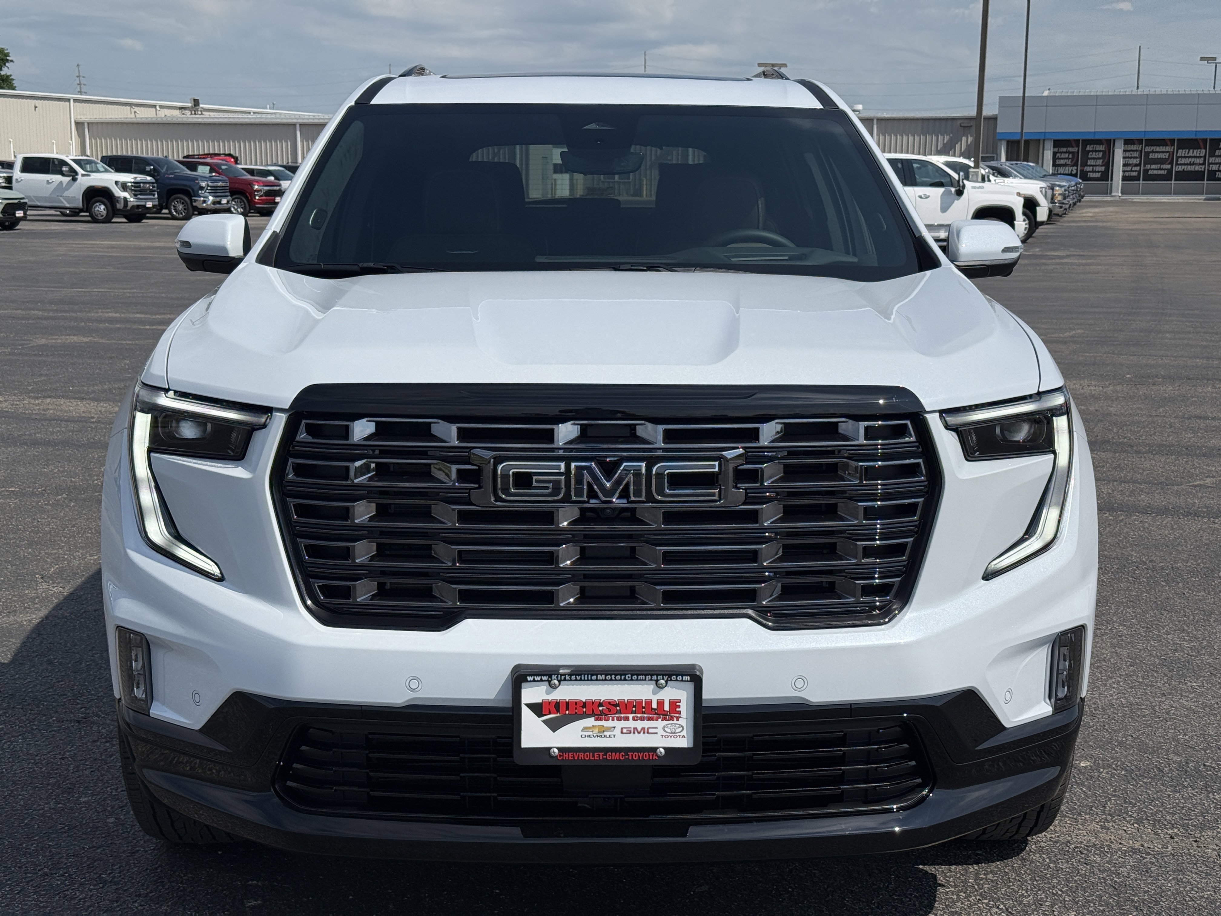 New 2026 GMC Acadia Denali Ultimate w/ LPO, Floor Liner Package AWD/4WD image 9