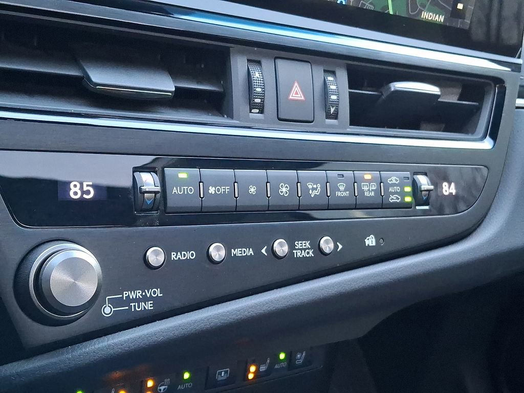 Used 2025 Lexus ES 350 Ultra Luxury w/ Accessory Package (Z1) image 14