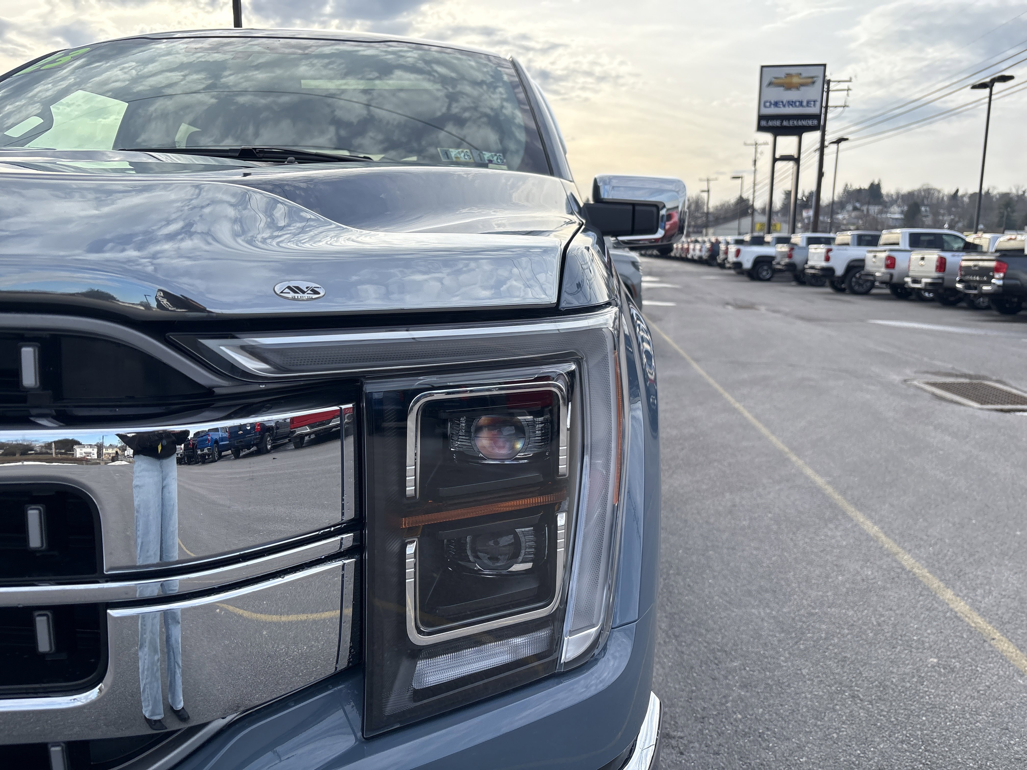 Used 2023 Ford F150 Lariat w/ Equipment Group 502A High image 10