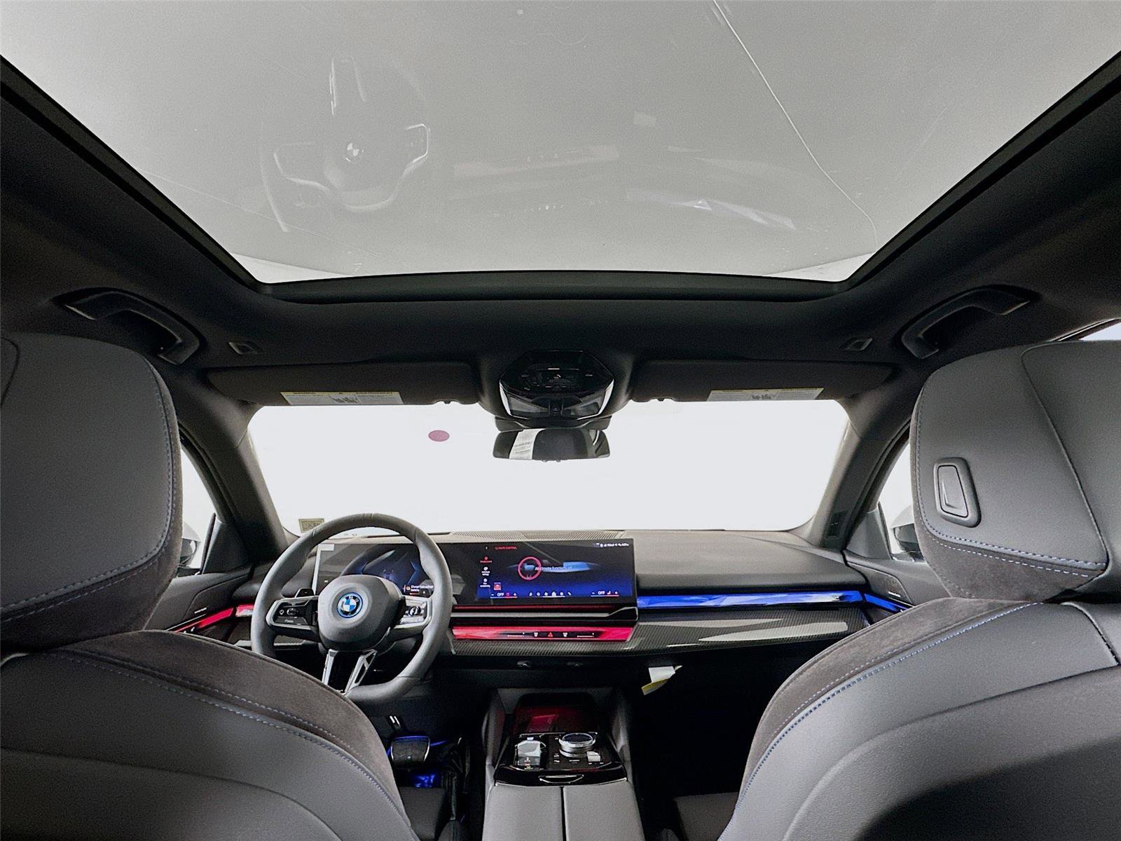 New 2026 BMW 550e xDrive image 23