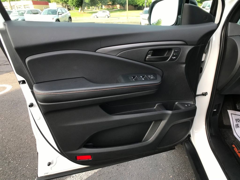 Certified 2023 Honda Passport TrailSport image 17