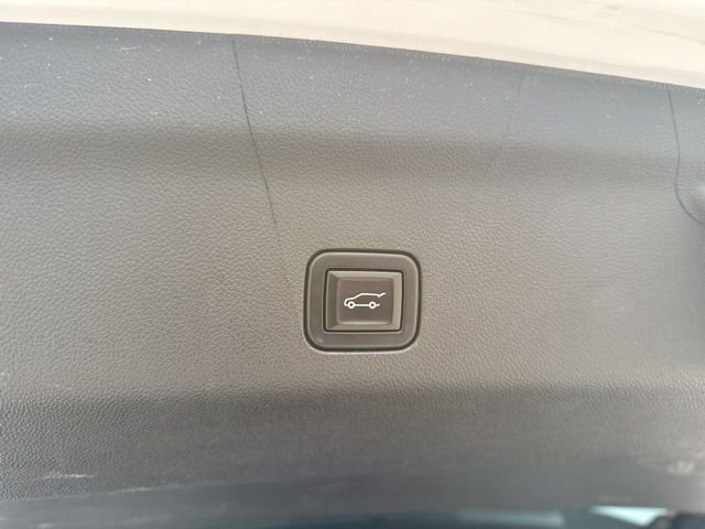 Used 2022 GMC Yukon XL Denali image 46