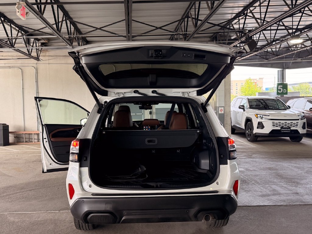 Used 2025 Subaru Forester Touring AWD/4WD image 37