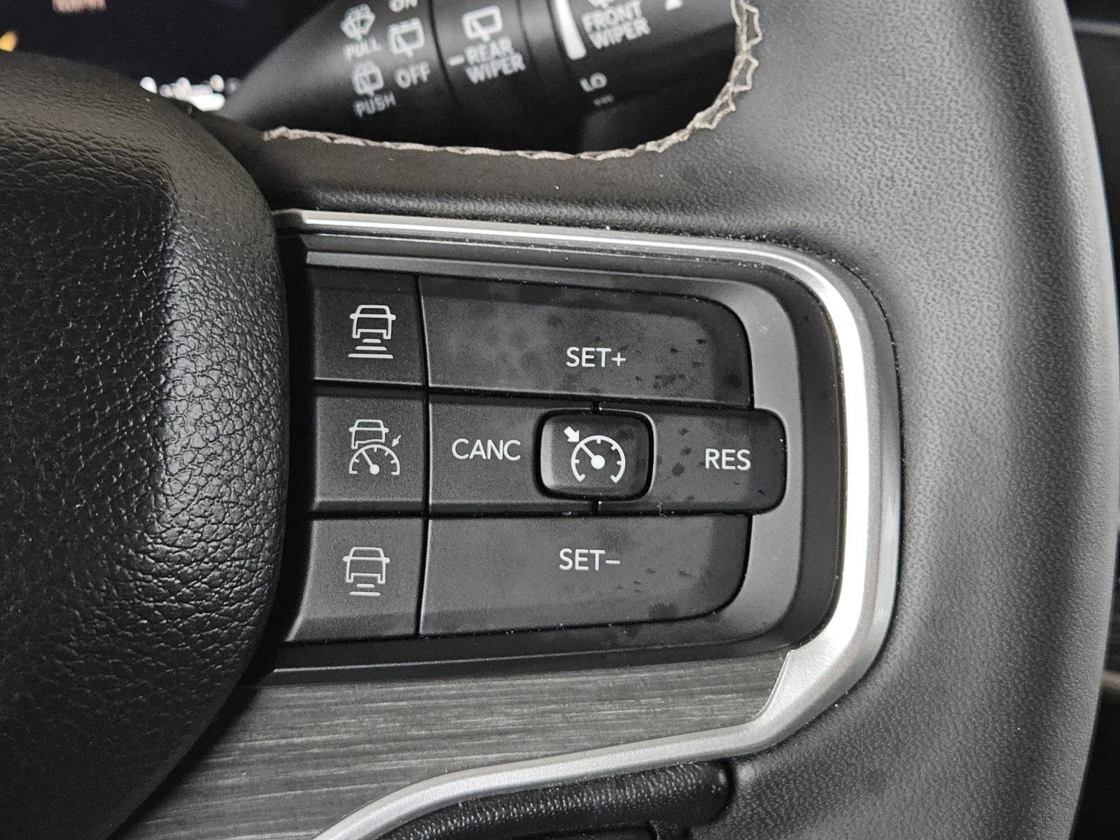 Used 2024 Jeep Wagoneer L Series II w/ Flexible Seating Group image 20