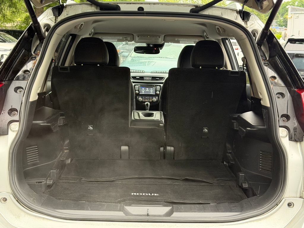 Used 2017 Nissan Rogue SL AWD/4WD image 14