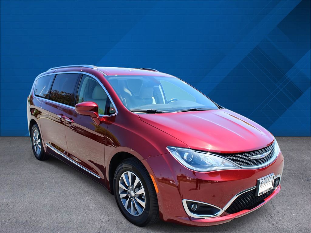 Used 2020 Chrysler Pacifica Touring-L Plus FWD image 2