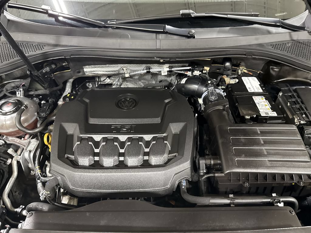 Used 2023 Volkswagen Tiguan SE R-Line FWD image 26