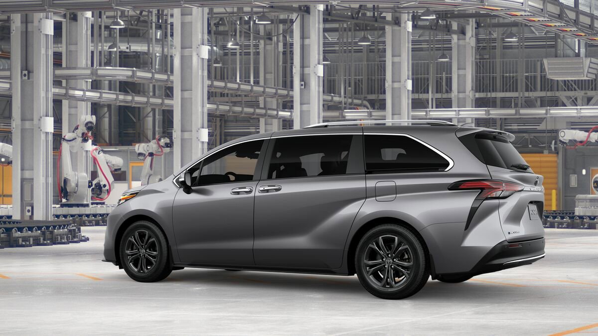 New 2026 Toyota Sienna Platinum image 5