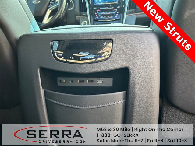 Used 2019 Cadillac Escalade Luxury image 16