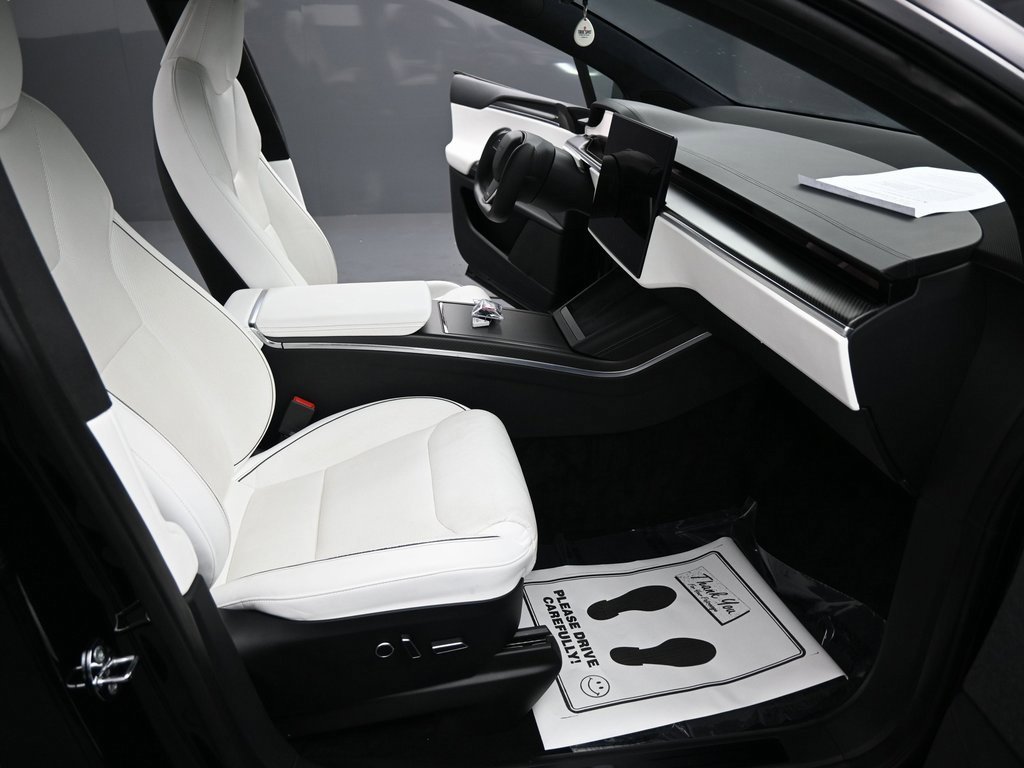 Used 2022 Tesla Model X Plaid image 33