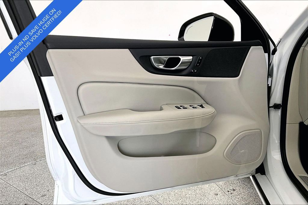 Certified 2025 Volvo S60 T8 Plus AWD/4WD image 24