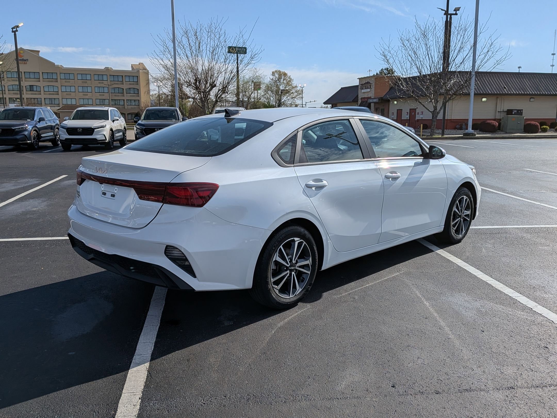 Used 2024 Kia Forte LXS FWD image 3