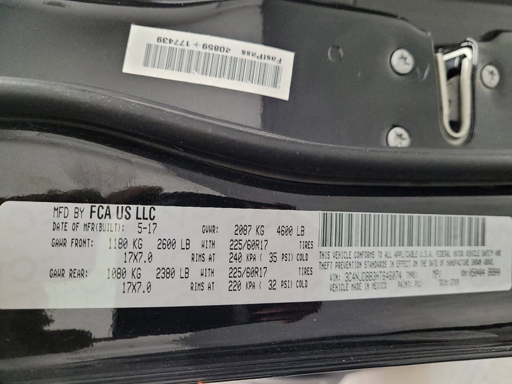 Used 2017 Jeep Compass Latitude w/ Popular Equipment Group image 33