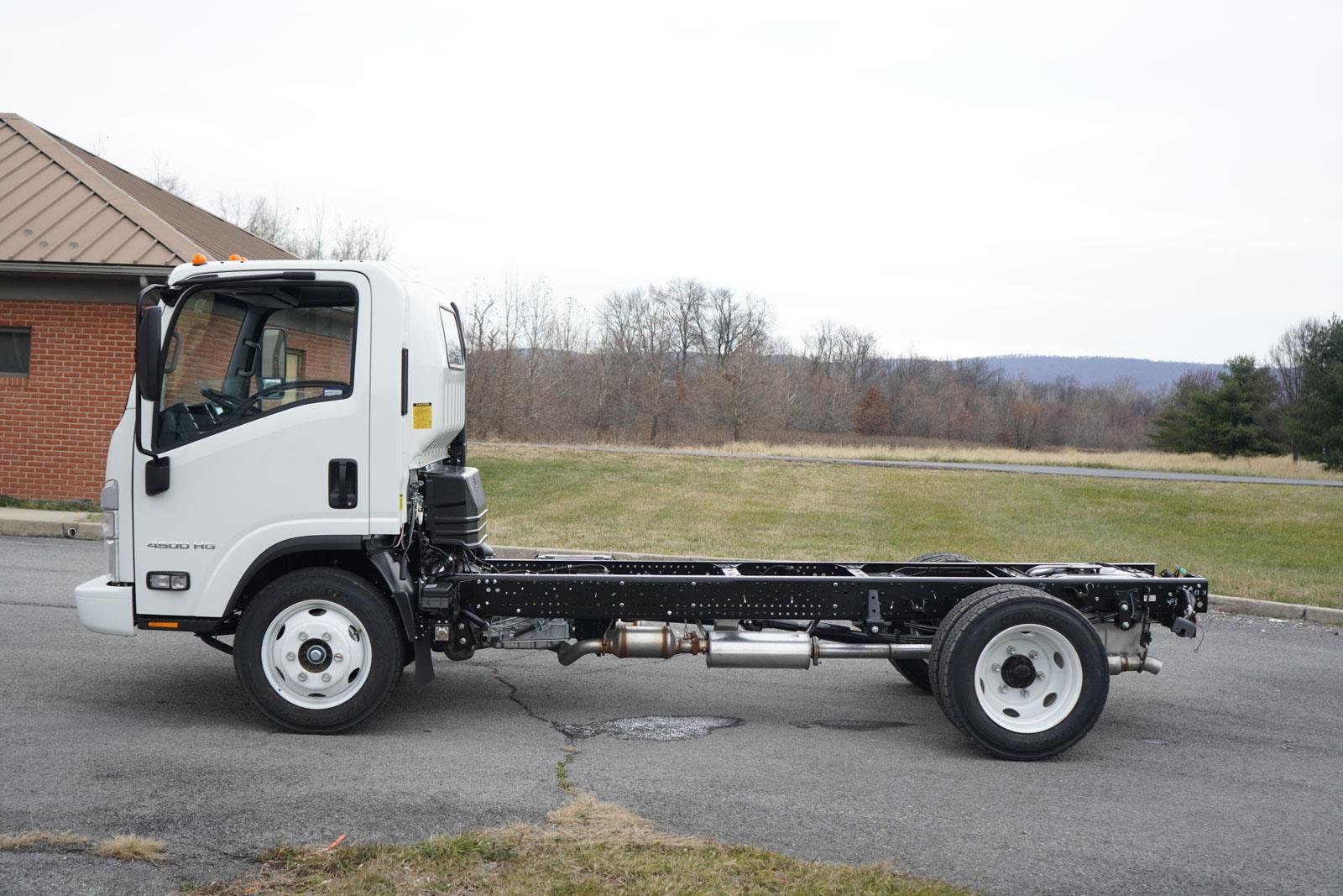 New 2025 Chevrolet Low Cab Forward image 6