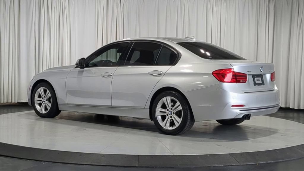 Used 2016 BMW 328i xDrive Sedan AWD/4WD image 8