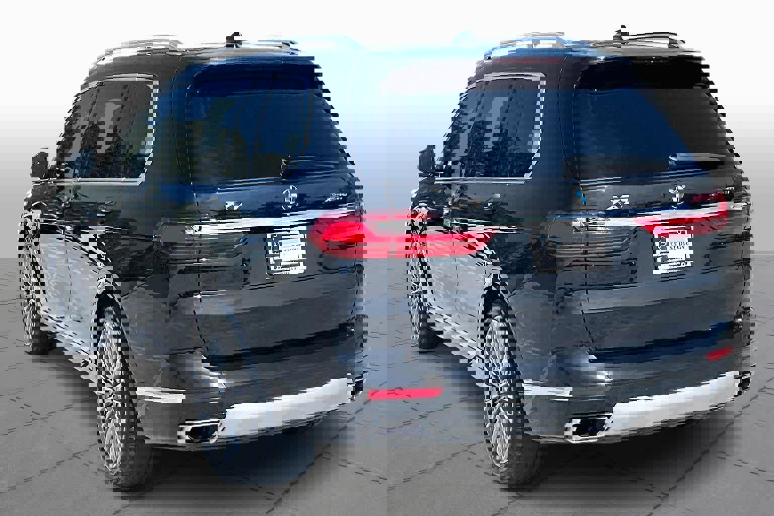 Used 2022 BMW X7 xDrive40i w/ Premium Package AWD/4WD image 12