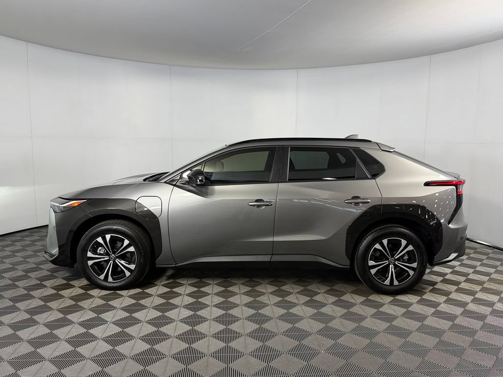 Used 2025 Toyota bZ4X FWD image 11