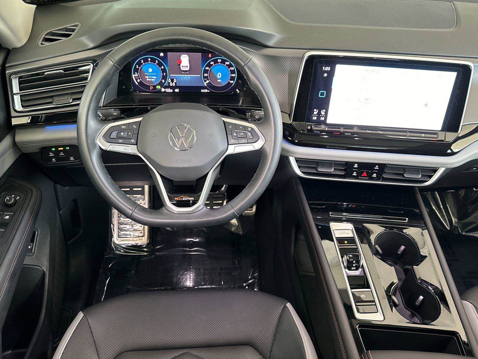 Used 2025 Volkswagen Atlas Peak Edition SE image 13