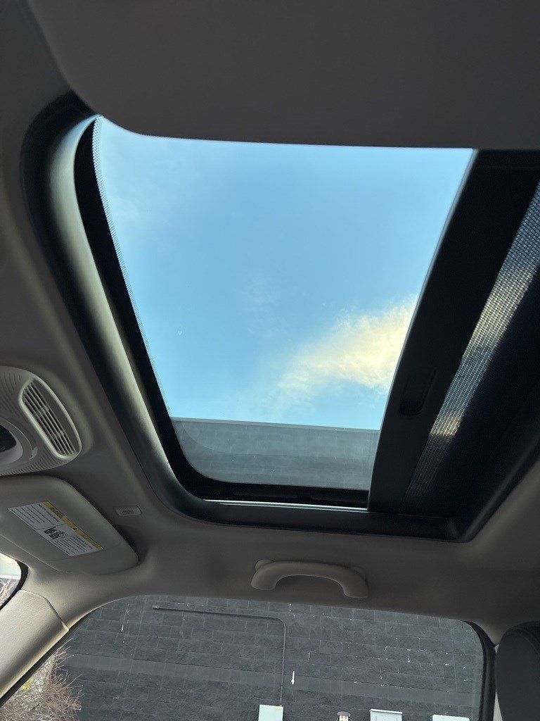 Used 2024 MINI Cooper SE image 11