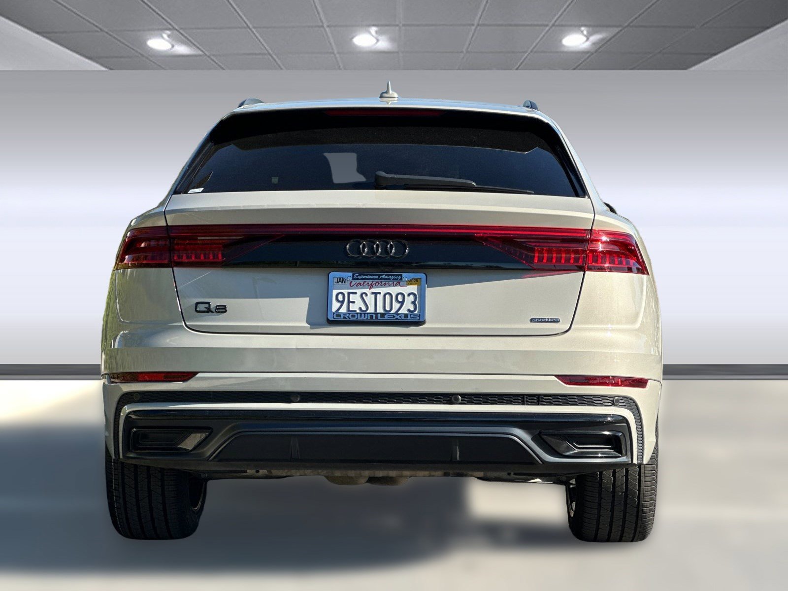 Used 2023 Audi Q8 Prestige w/ Prestige Package image 9