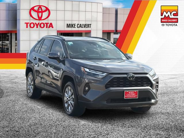 Used 2024 Toyota RAV4 XLE Premium FWD image 7