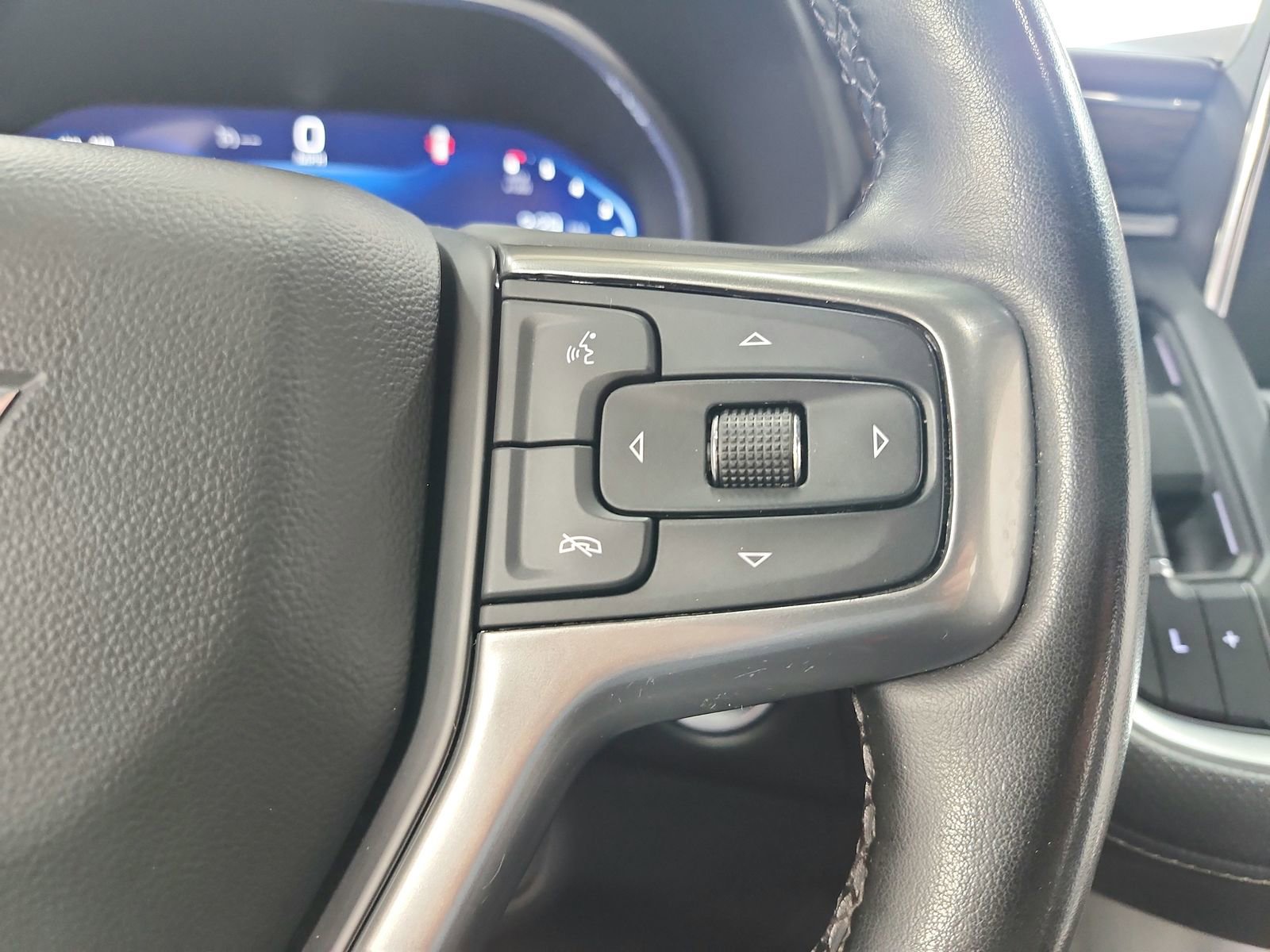 Used 2023 Chevrolet Suburban Premier image 24