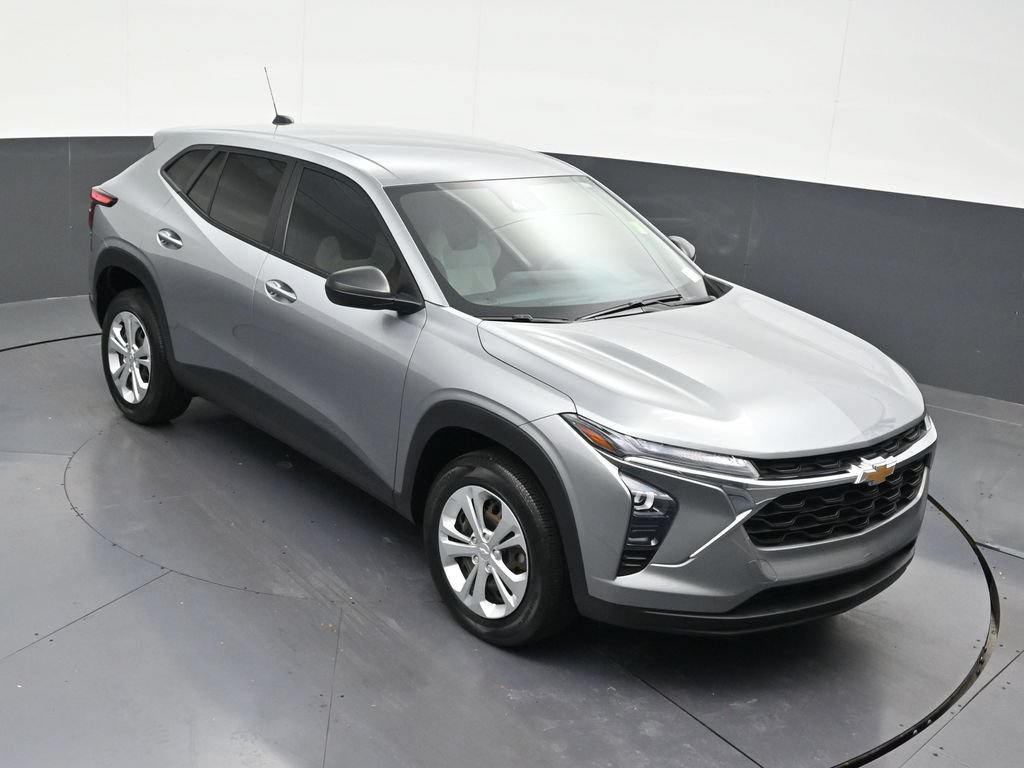 Used 2024 Chevrolet Trax LS FWD image 22