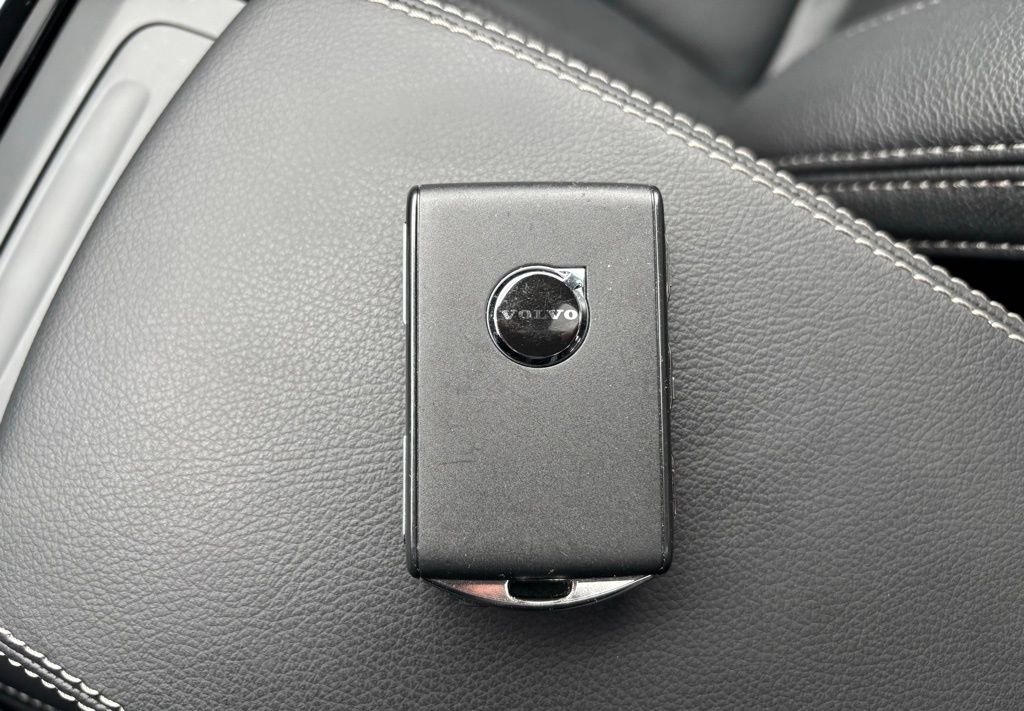 Certified 2026 Volvo XC40 B5 Plus w/ Protection Package Premier image 35