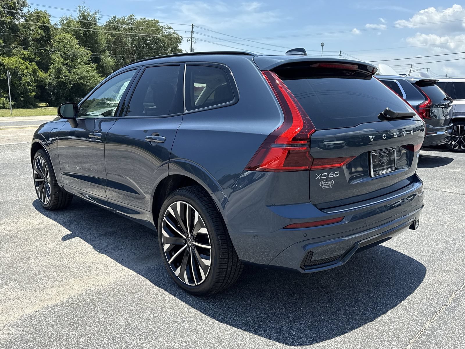 New 2026 Volvo XC60 T8 Ultra w/ Protection Package Premier AWD/4WD image 3