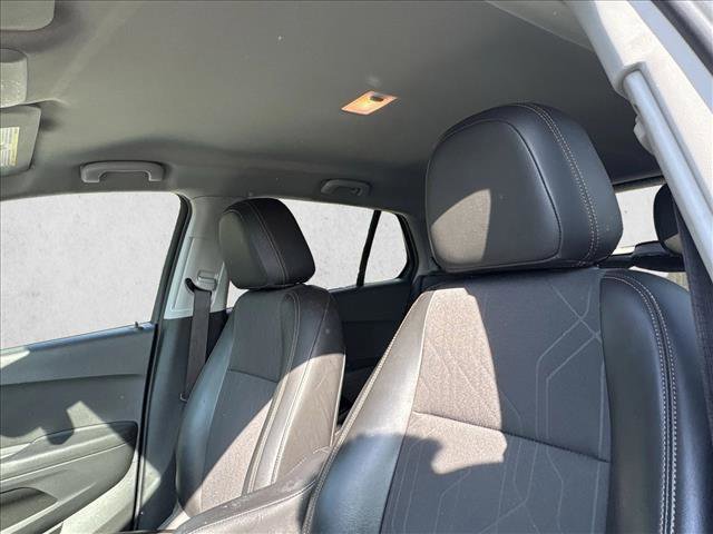 Used 2017 Chevrolet Trax LT w/ LT Convenience Package image 9