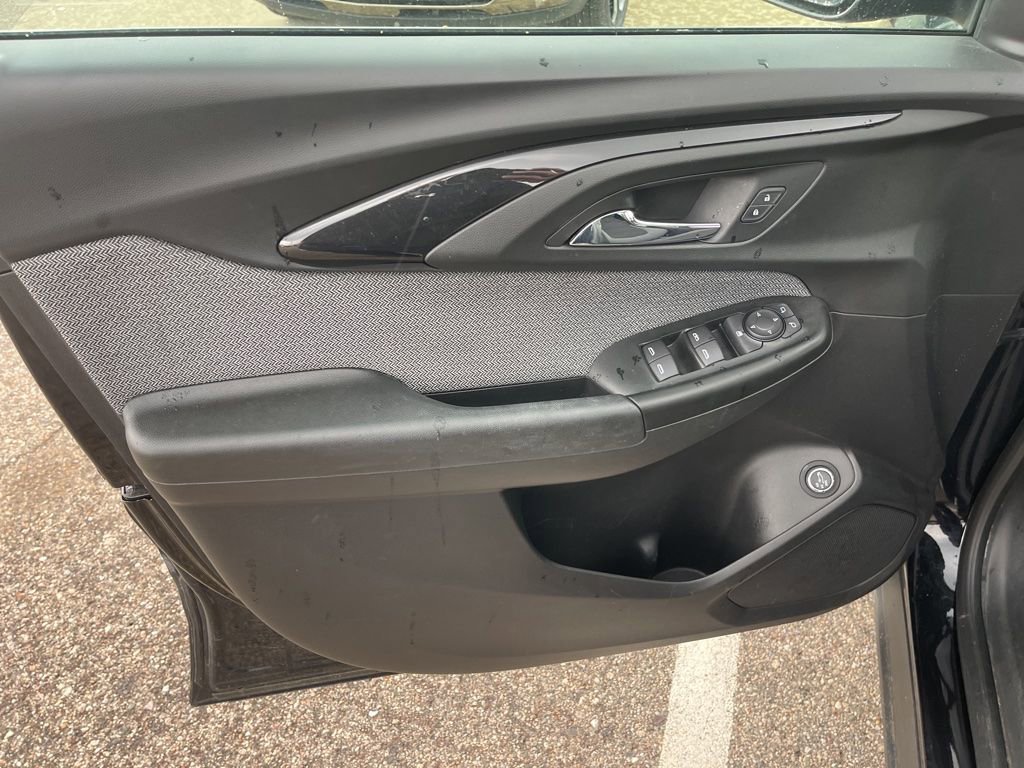 Used 2021 Chevrolet TrailBlazer LT w/ Sun and Liftgate Package FWD image 23