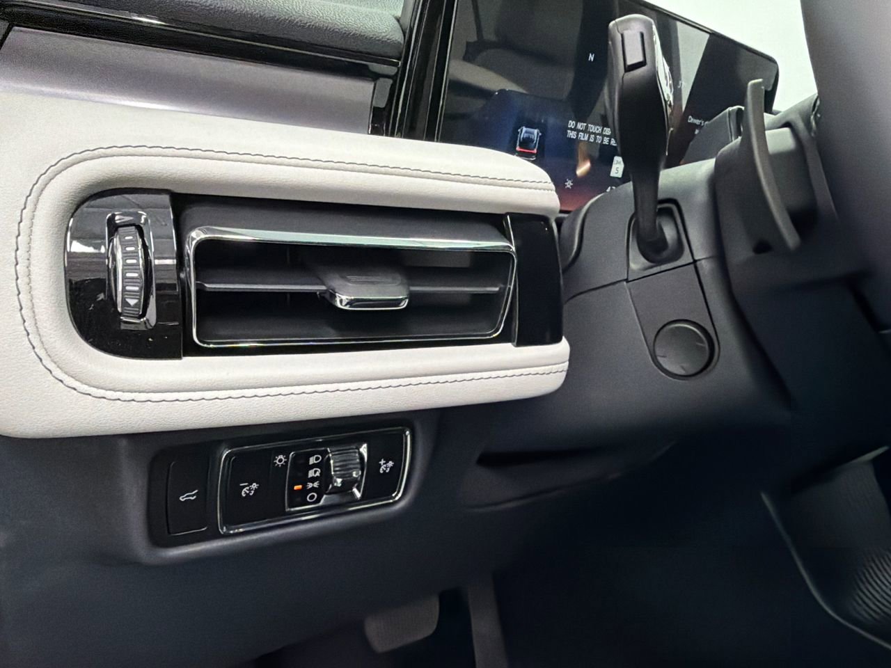 New 2026 Lincoln Aviator AWD image 35