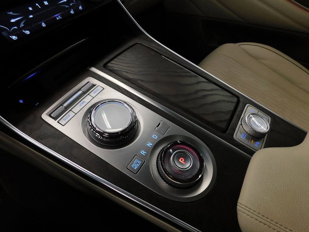 Used 2024 Genesis GV80 2.5T w/ Prestige Package image 28