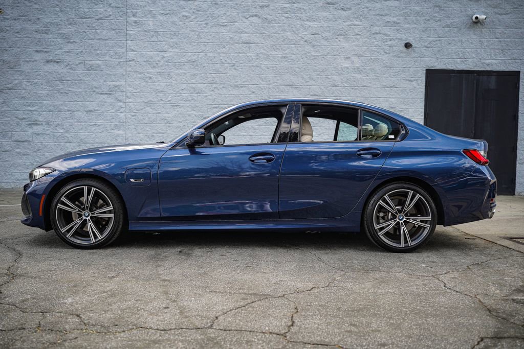 Used 2023 BMW 330e w/ Driving Assistance Package image 10