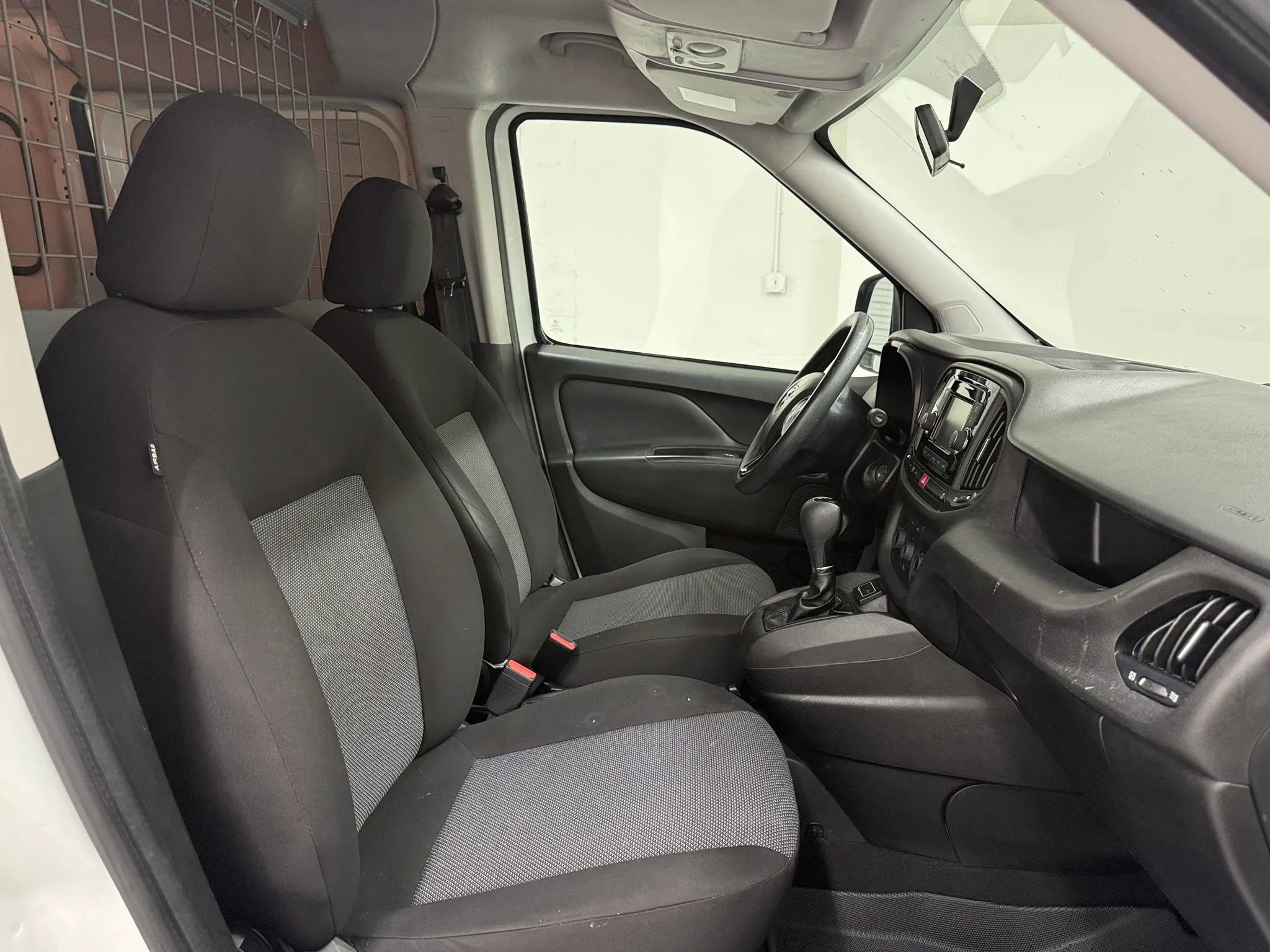 Used 2020 RAM ProMaster City Tradesman image 10