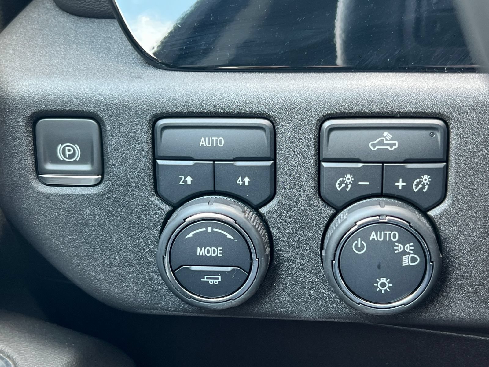 Certified 2024 Chevrolet Silverado 1500 LT AWD/4WD image 21