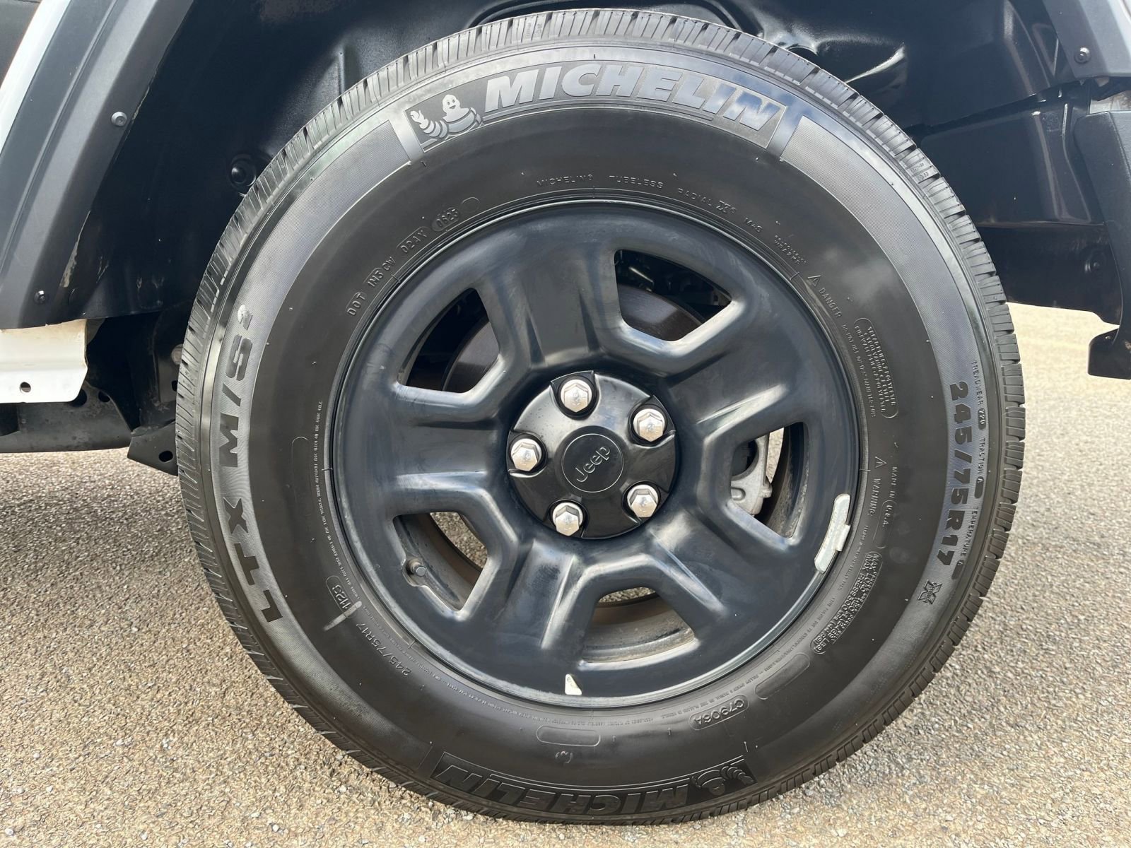 Used 2023 Jeep Wrangler Sport image 29