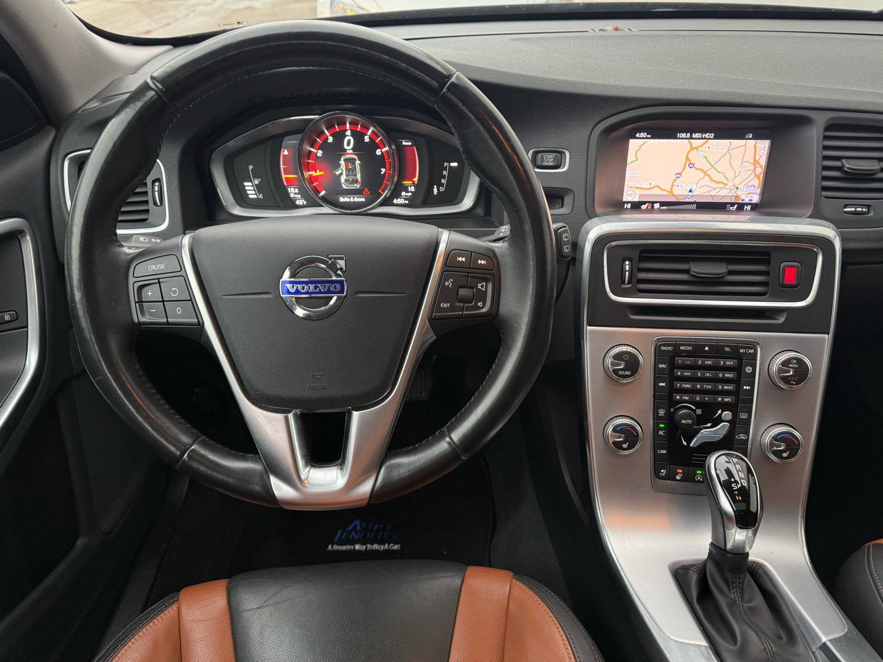 Used 2018 Volvo V60 T5 Cross Country w/ Convenience Package image 2