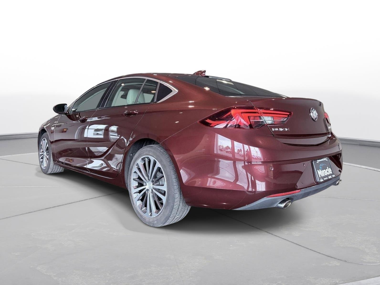 Used 2018 Buick Regal Essence w/ Driver Confidence Package #1 FWD image 6